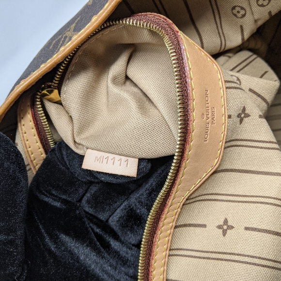 LOUIS VUITTON Delightful GM Monogram Shoulder Bag - Picture 14 of 16